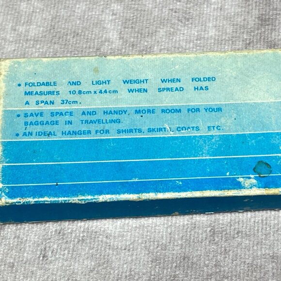 Vintage MP Foldable Plastic Hanger Set For Shirt and Coats White & Turquoise - Picture 9 of 9